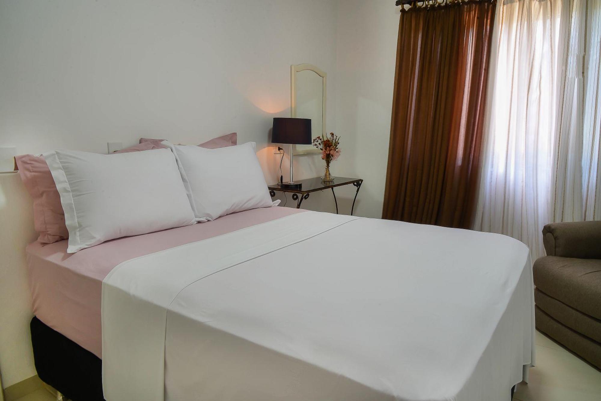 Casa De Campo - 15 Minutos Das Cataratas E Aeroporto - Piscina Com Agua Salgada E Muito Espaco Ao Ar Livre Фос-ду-Игуасу Экстерьер фото